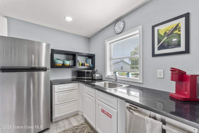 3 bedroom Single Family Residence at 450 S Brevard Avenue, Cocoa Beach 6th Addn To, Cocoa Beach — photo 5