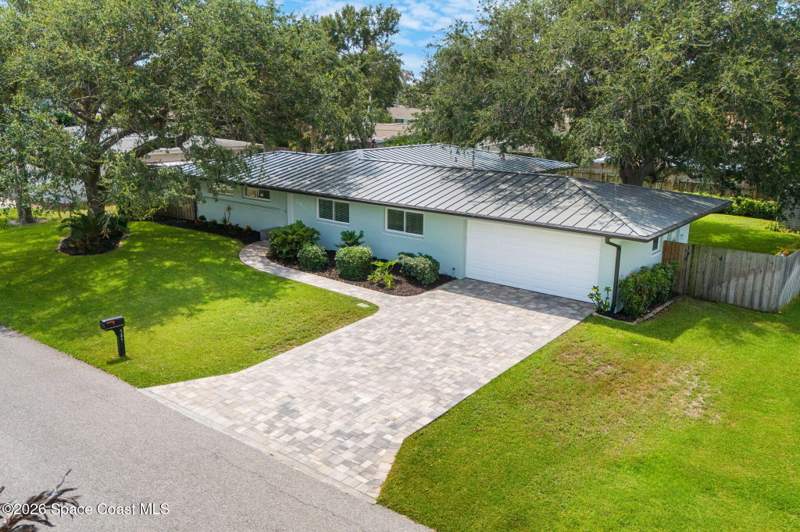 3 bedroom Single Family Residence at 545 Seabreeze Drive, Indialantic Heights 2nd Sec, Indialantic — photo 3