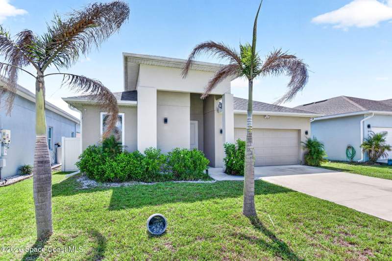 4 bedroom Single Family Residence at 1068 Corbin Circle, Bayridge, Palm Bay — photo 2