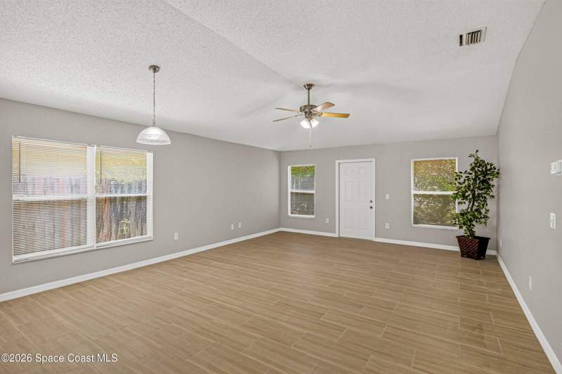 4 bedroom Single Family Residence at 1541 Morgan Court, Aurora Oaks, Melbourne — photo 3