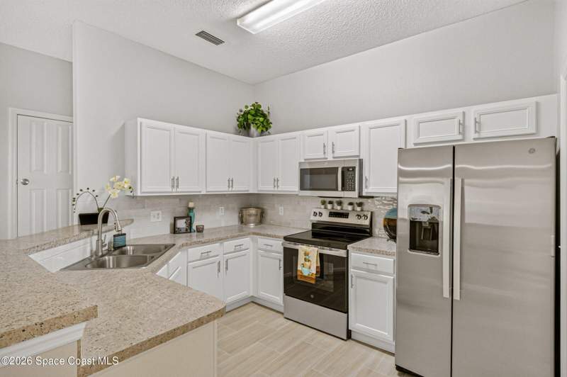 4 bedroom Single Family Residence at 1541 Morgan Court, Aurora Oaks, Melbourne — photo 5