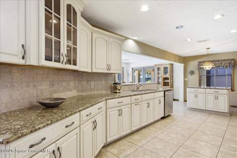 730 Kerry Downs Circle, Melbourne FL - photo 11 of 89