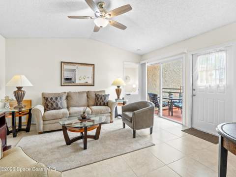 1445 Malibu Circle #107, Palm Bay FL - photo 7 of 33