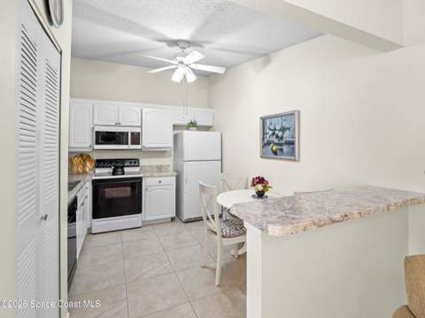 1445 Malibu Circle #107, Palm Bay FL - photo 8 of 33