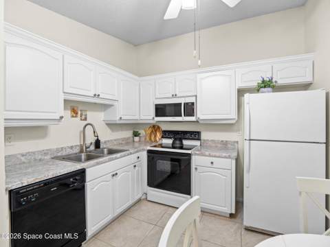1445 Malibu Circle #107, Palm Bay FL - photo 10 of 33