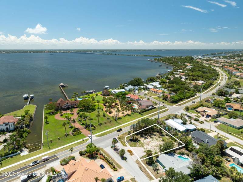 4 bedroom Single Family Residence at 292 Sand Dollar Road, Sandpines Sec 3, Indialantic — photo 4