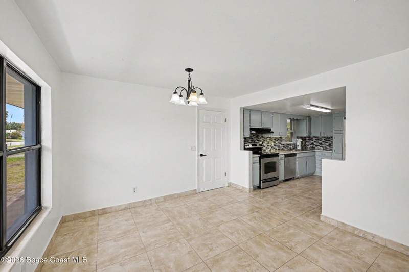 4 bedroom Single Family Residence at 2292 Lakeview Drive, Lakeview Shores, Melbourne — photo 5