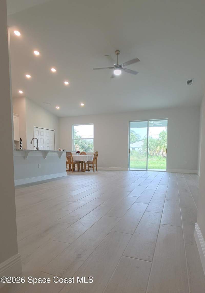 4 bedroom Single Family Residence at 551 Borraclough Avenue, Port Malabar Unit 13, Palm Bay — photo 3