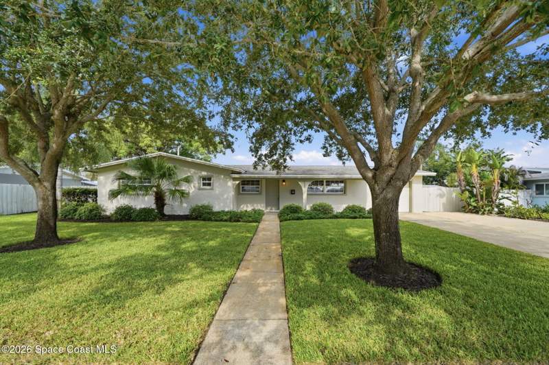 4 bedroom Single Family Residence at 2504 Plantation Drive, Golfview Park Sec 1, Melbourne — photo 2