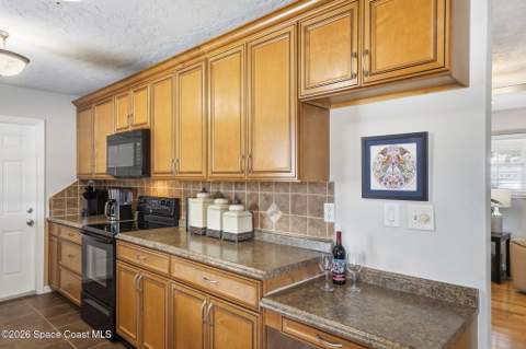 2504 Plantation Drive, Melbourne FL - photo 9 of 27