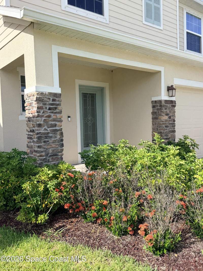 5 bedroom Single Family Residence at 1212 Canfield Circle, Gardens At Waterstone Phase 1, Palm Bay — photo 2