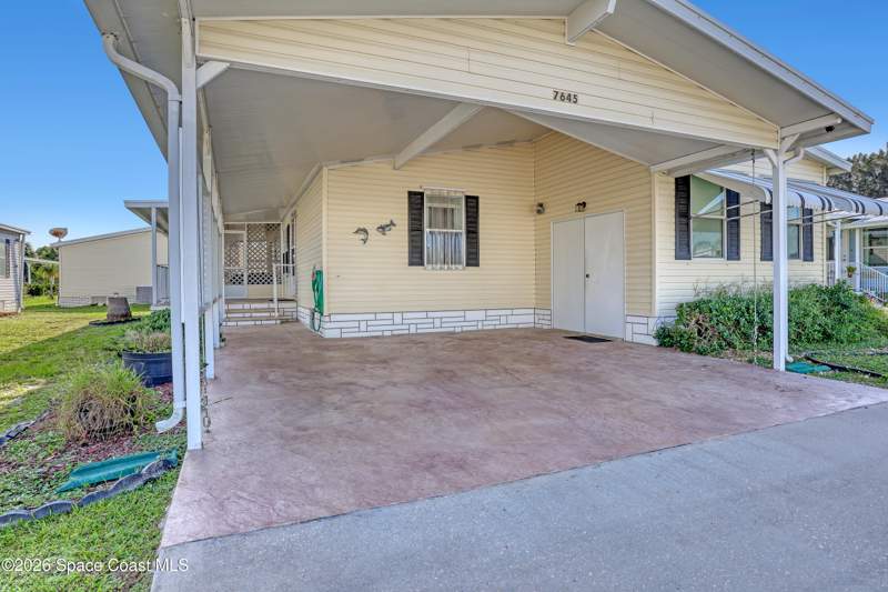 2 bedroom Manufactured Home at 7645 Cedar Bark Road, Snug Harbor Lakes Condo, Micco — photo 4