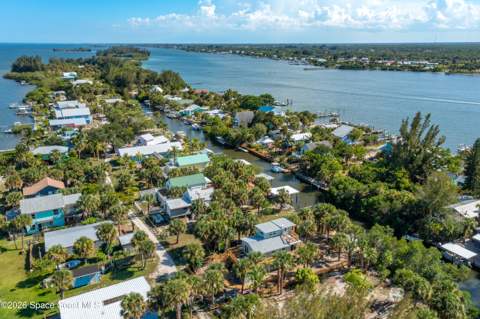 47 Vip Island #B, Grant-Valkaria FL - photo 21 of 31