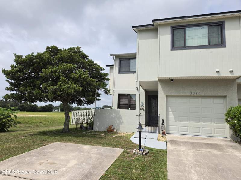 4 bedroom Townhouse at 2289 Heritage Drive, Titusvillage Sec I, Titusville — photo 2