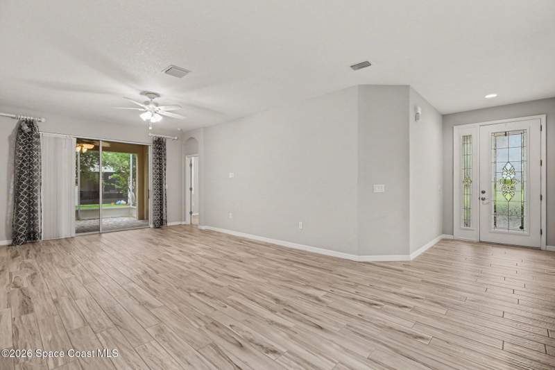 3 bedroom Townhouse at 7983 Loren Cove Drive, Loren Cove, Melbourne — photo 5