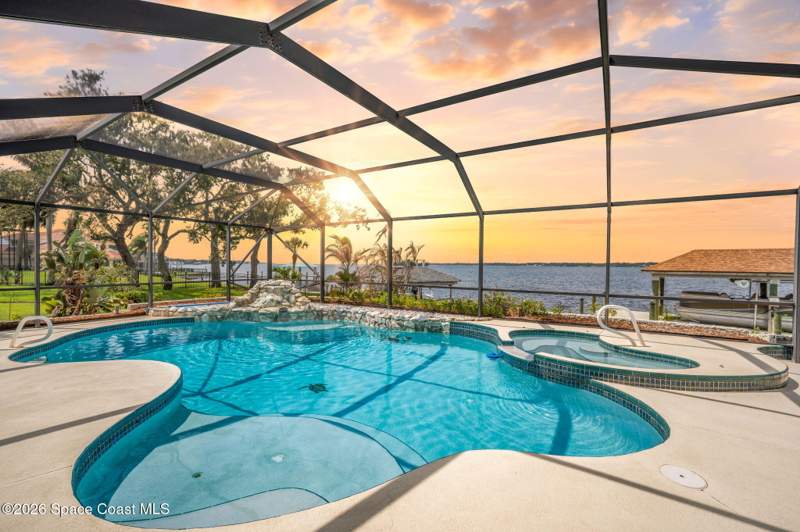 3 bedroom Single Family Residence at 1185 Carrigan Boulevard, Riverside Replat of, Merritt Island — photo 2