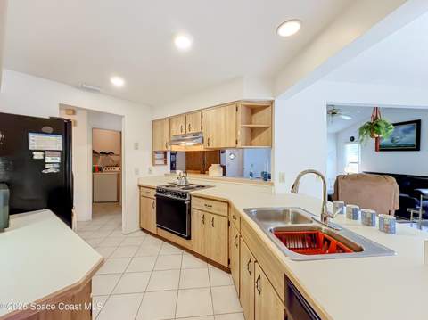132 Oak Lake Road, Melbourne FL - photo 6 of 24