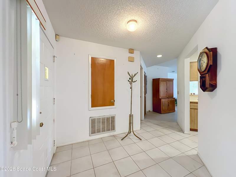 3 bedroom Single Family Residence at 132 Oak Lake Road, South Lakes Phase I, Melbourne — photo 2