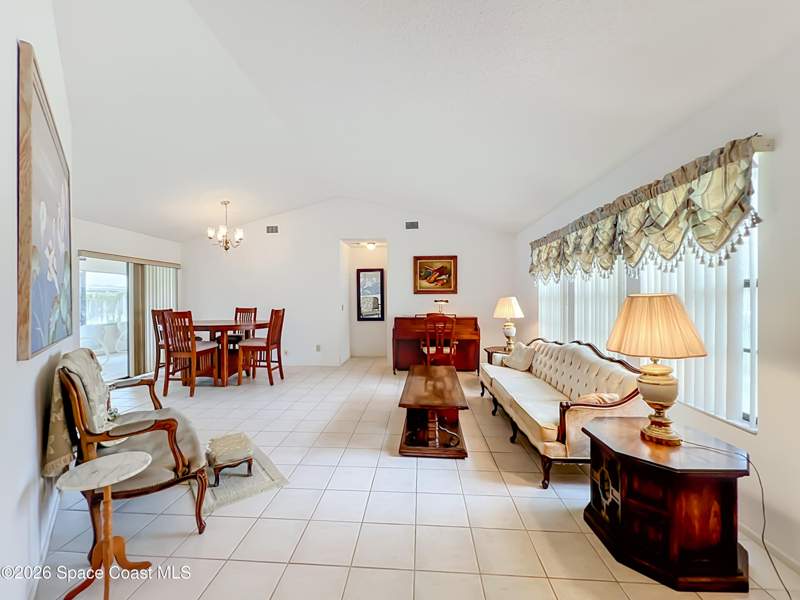 3 bedroom Single Family Residence at 132 Oak Lake Road, South Lakes Phase I, Melbourne — photo 4