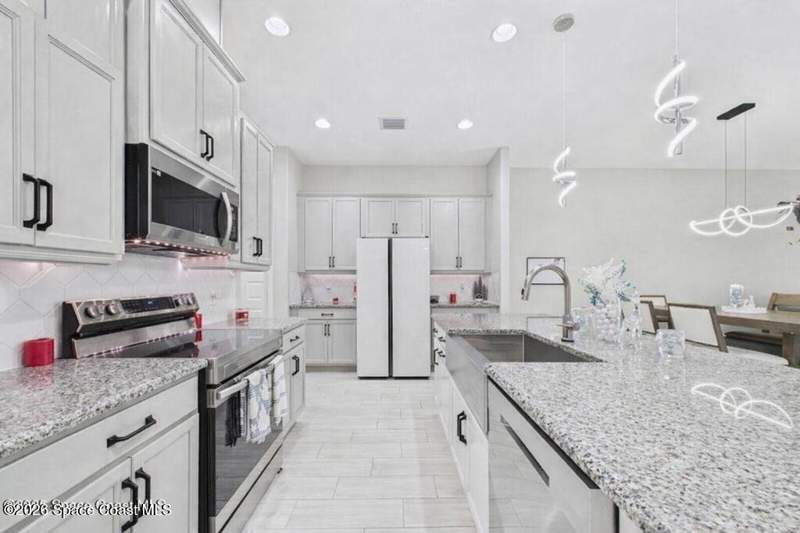 3 bedroom Townhouse at 2940 Avalonia Drive, Avalonia, Melbourne — photo 5
