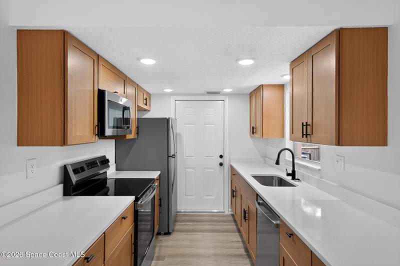 3 bedroom Single Family Residence at 5181 Frederick Avenue, Cannova Park Sec A, West Melbourne — photo 4