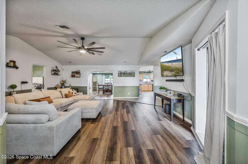 3 bedroom Single Family Residence at 1467 Country Club Drive, Raysteff Country Club Subdivision, Palm Bay — photo 4