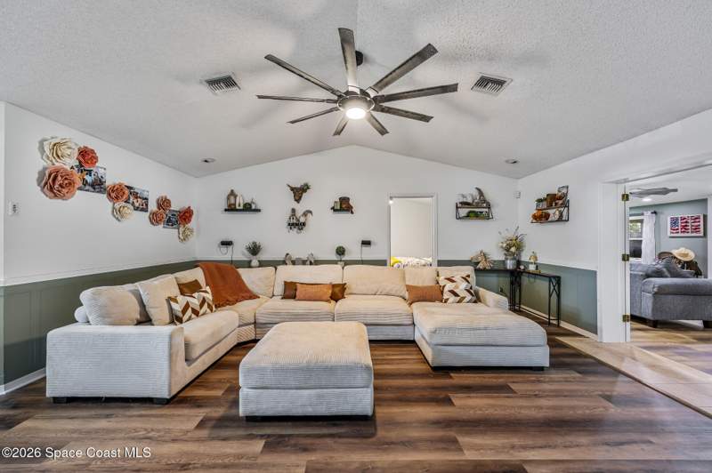 3 bedroom Single Family Residence at 1467 Country Club Drive, Raysteff Country Club Subdivision, Palm Bay — photo 5
