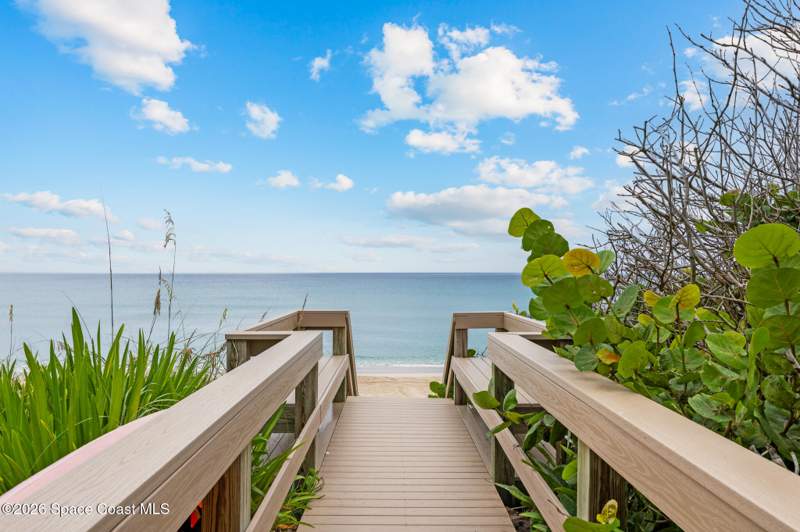 4 bedroom Single Family Residence at 5595 S Highway A1a, South Shores Riverside, Melbourne Beach — photo 5