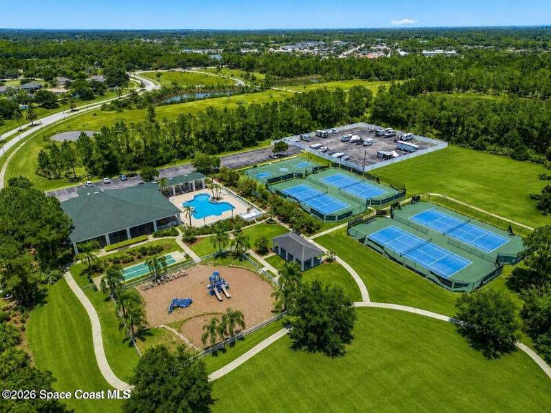 4 bedroom Single Family Residence at 634 Easton Forest Circle, Stonebriar at Bayside Lakes, Palm Bay — photo 4