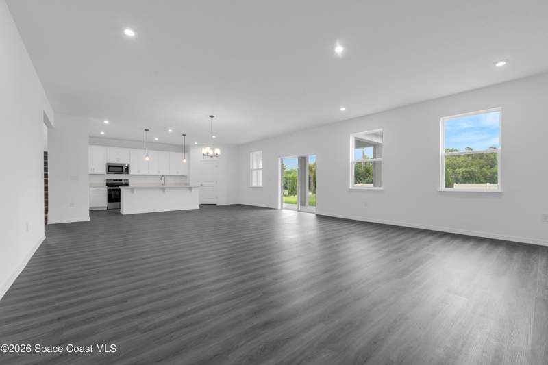5 bedroom Single Family Residence at 1422 Dunblane Way, Reserve at Country Club Lakes Estates, Palm Bay — photo 3
