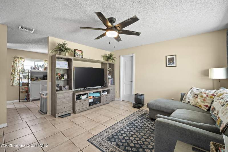 2 bedroom Single Family Residence at 383 Lisa Road, Port Malabar Unit 21 1st Replat of, Palm Bay — photo 3