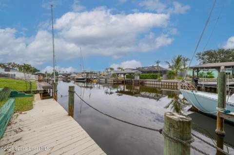413 Sparrow Drive, Satellite Beach FL - photo 8 of 41