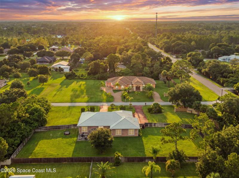 4 bedroom Single Family Residence at 8605 Lake Ridge Drive, Lake Ridge, Palm Bay — photo 5