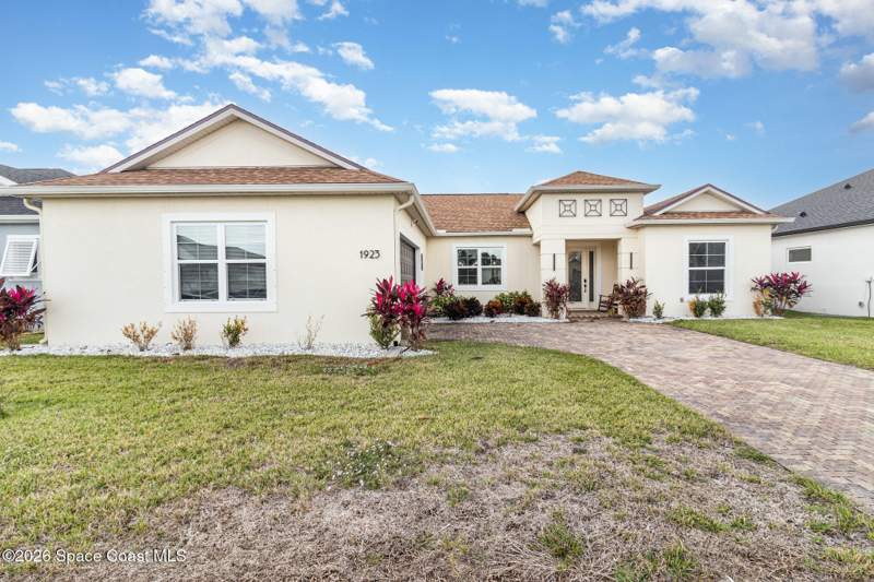 4 bedroom Single Family Residence at 1923 Crossbill Drive, South Carpenter Estates, Titusville — photo 3