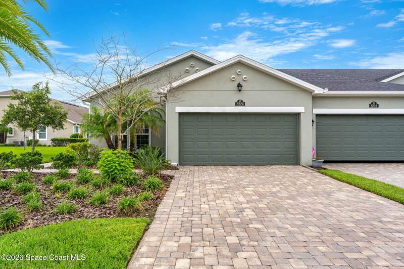 3 bedroom Townhouse at 8224 Loren Cove Drive, Loren Cove, Melbourne — photo 4
