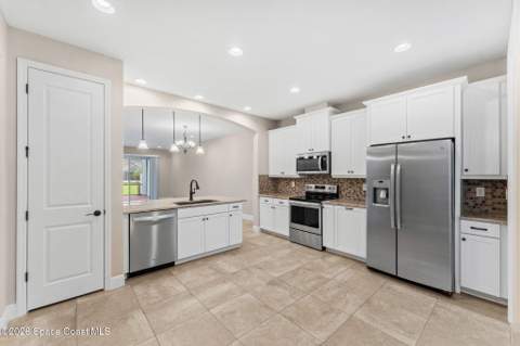 8224 Loren Cove Drive, Melbourne FL - photo 9 of 42