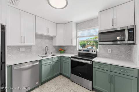 350 Woodland Avenue #1, Cocoa Beach FL - photo 7 of 25