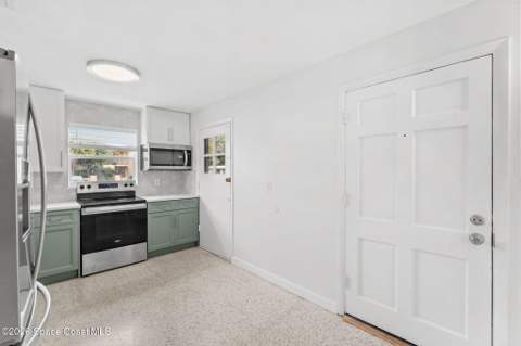 350 Woodland Avenue #1, Cocoa Beach FL - photo 9 of 25