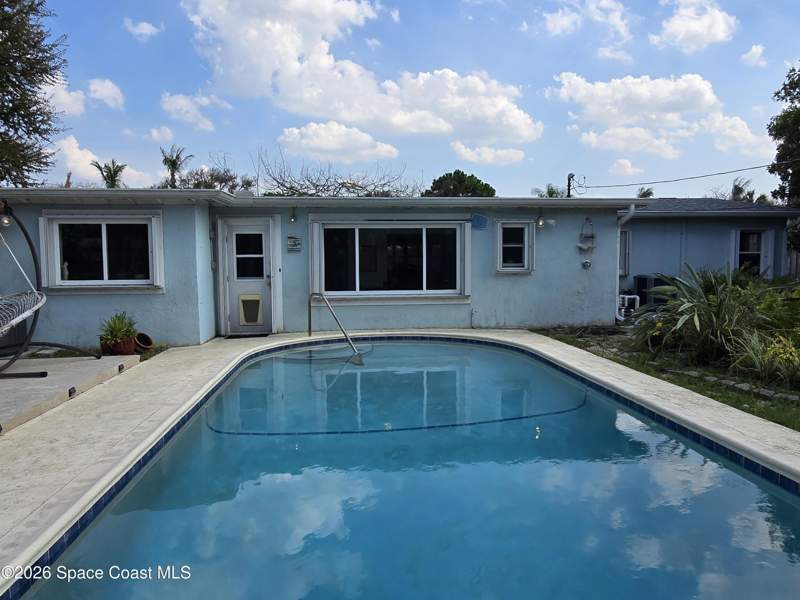 3 bedroom Single Family Residence at 340 Avenida Del Sol, Ocean Park 2nd Addn To, Indialantic — photo 2