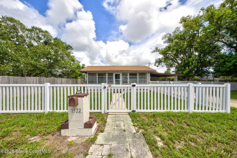2 bedroom Single Family Residence at 1522 Licht Street, Resubd of Tract 11, Cocoa — photo 4
