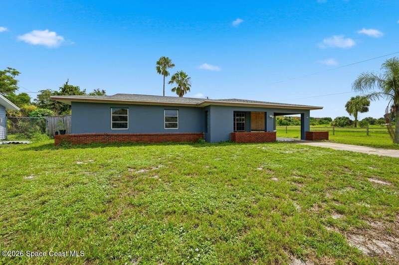 3 bedroom Single Family Residence at 915 Burn Drive, Port Malabar Unit 2, Palm Bay — photo 2