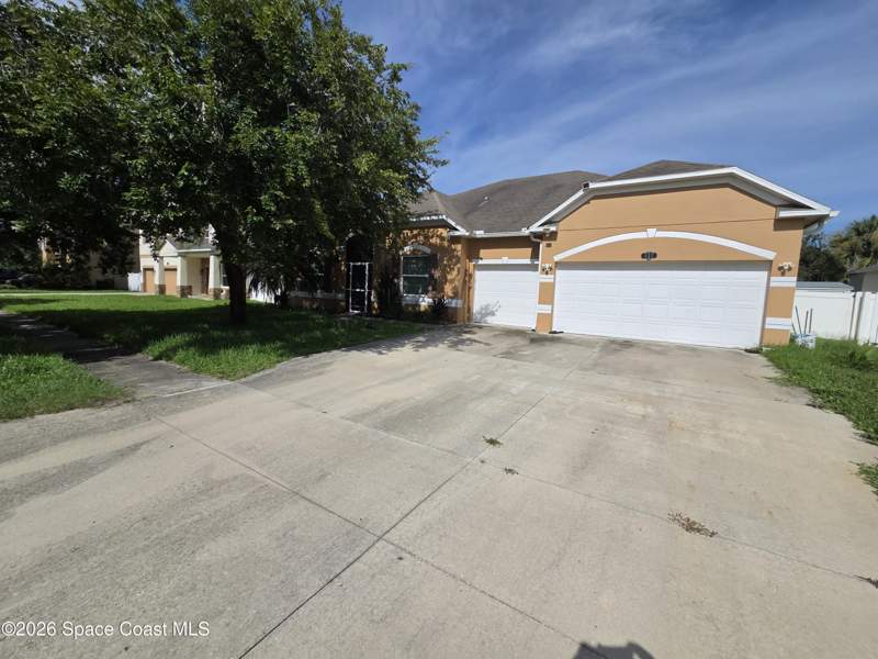 4 bedroom Single Family Residence at 557 L M Davey Lane, Arbor Woods, Titusville — photo 4