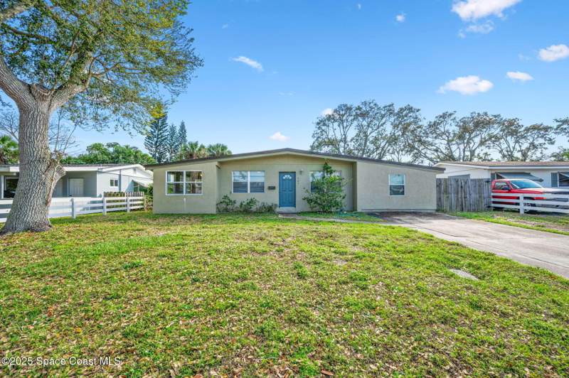 3 bedroom Single Family Residence at 907 Espanola Way, Magnolia Park Replat, Melbourne — photo 2
