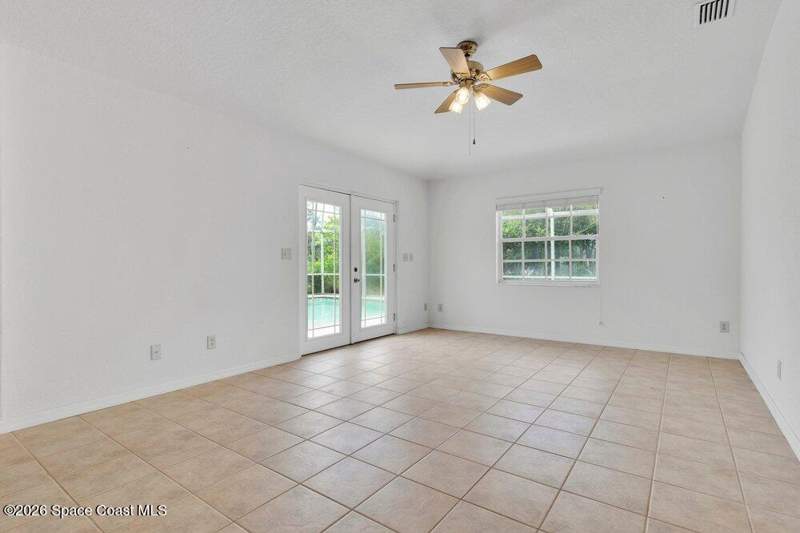3 bedroom Single Family Residence at 2225 Maryland Avenue, Childres 4th Addn To Grove Park, Titusville — photo 4