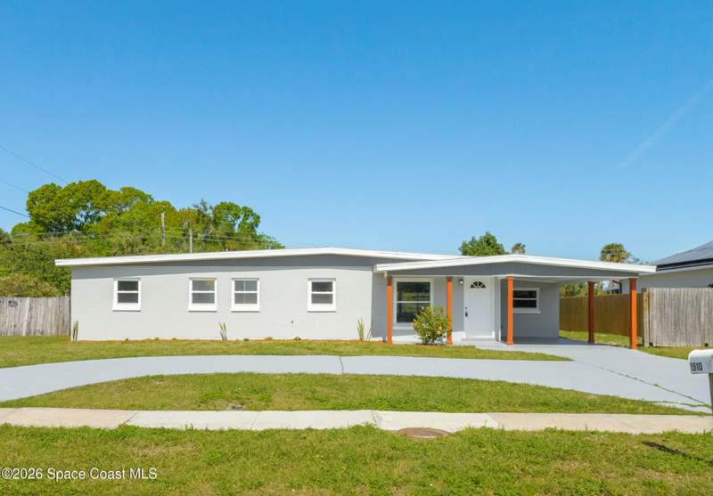3 bedroom Single Family Residence at 1510 N Smith Drive, Whispering Oaks 2nd Sec, Titusville — photo 2