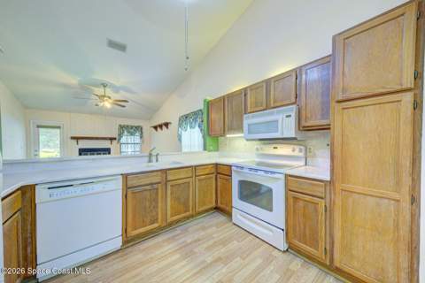 1607 Clover Circle, Melbourne FL - photo 14 of 34