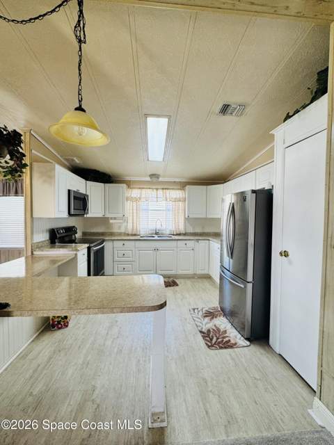 4426 Twin Lakes Drive, Melbourne FL - photo 9 of 34