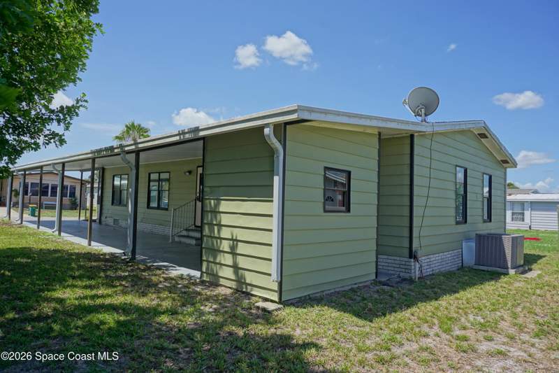 2 bedroom Manufactured Home at 434 Royal Tern Drive, Barefoot Bay Unit 2 Part 13, Barefoot Bay — photo 5