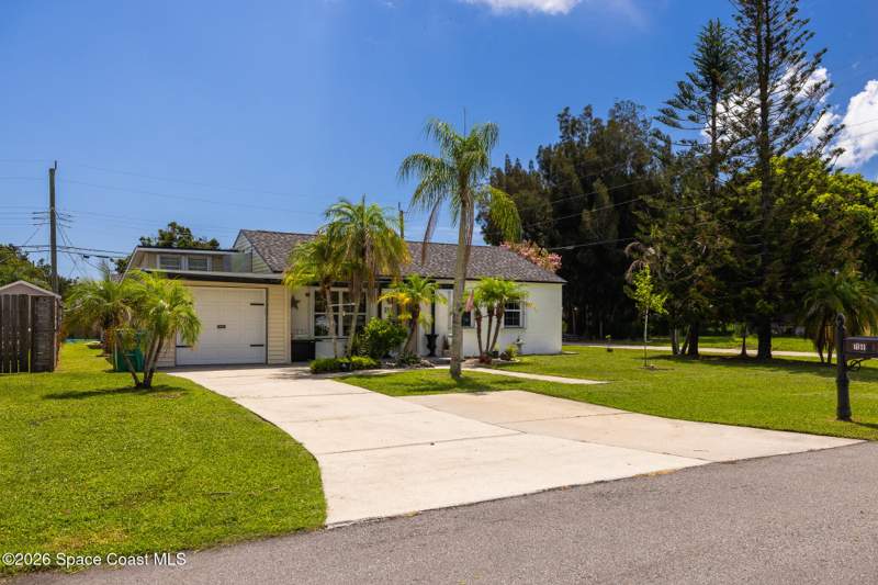 3 bedroom Single Family Residence at 1811 S Park Avenue, East Magnolia Park, Melbourne — photo 2