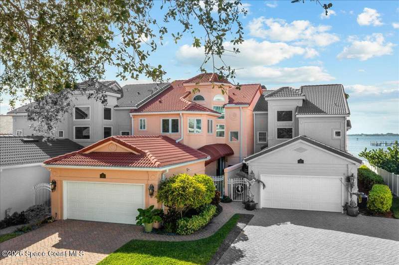 3 bedroom Condominium at 254 Seaview Street #B, The Landings of Melbourne Bch Condo Ph I, Melbourne Beach — photo 3